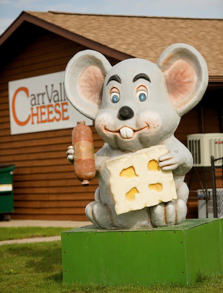 Carr Valley Cheese's store with mouse statue outside