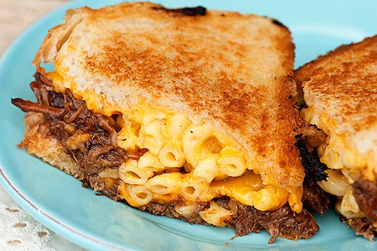 Barbeque Mac 'n' cheese grilled cheese sandwich by Buns in my Oven