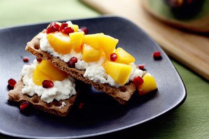 peaches-cottage-cheese_wasa