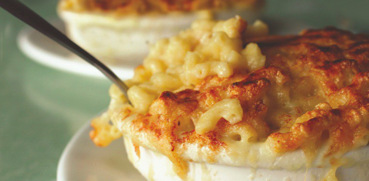 Poole's macaroni and cheese au gratin