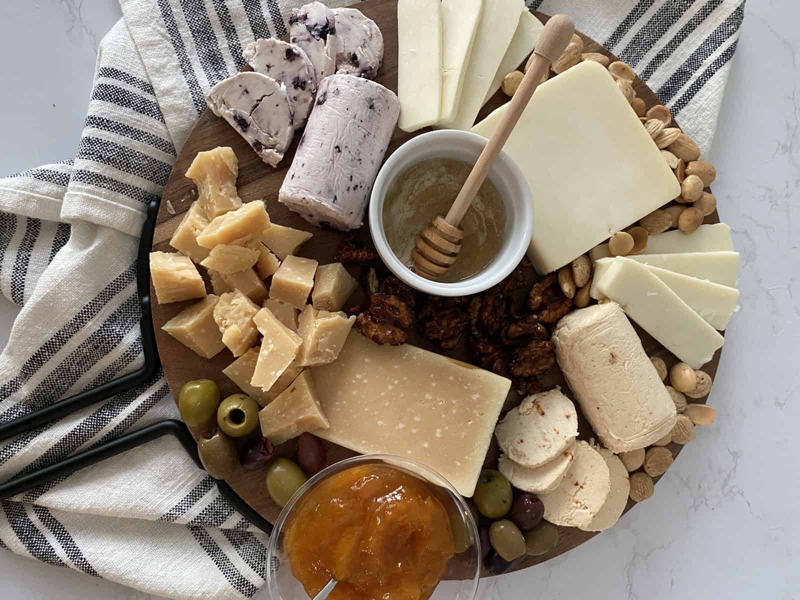 LaClare-Family-Creamery-Cheese-Plate