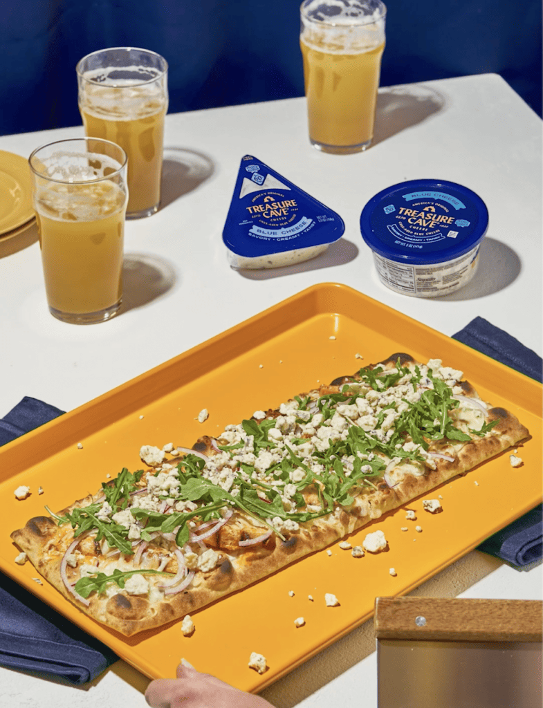 Buffalo chicken blue cheese flatbread