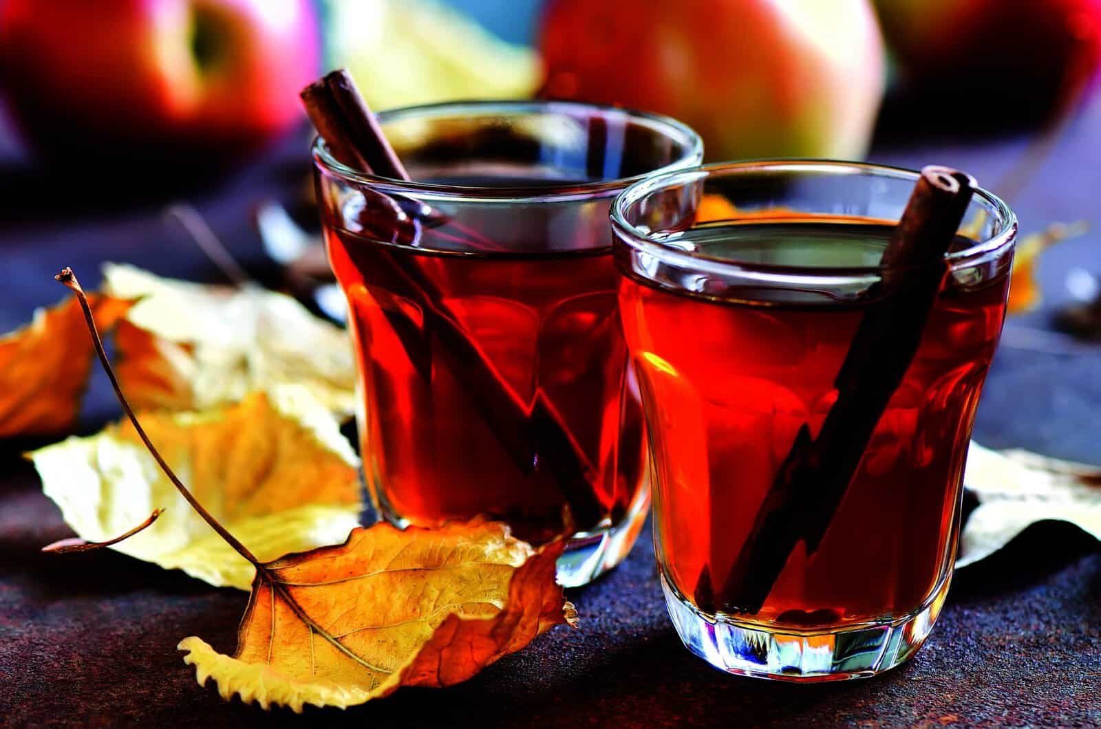 Two-Glasses-of-Mulled-Cider-Decorated-With-Fall-Leaves